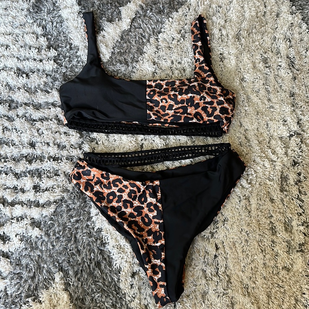 SHEIN Medium swimsuit. Brand new condition